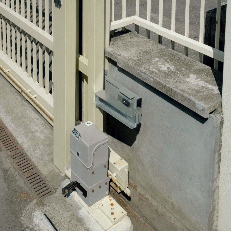 
Sliding Gate Electric Lock - Italian Made Viro V09 Electric Lock with Easy Fitting Hardware Kit for Automatic Sliding Gates
